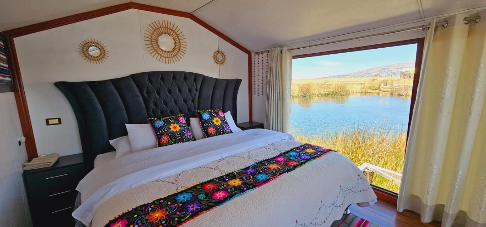 Titicaca Uros Summa Paqari Villa Bagian luar foto